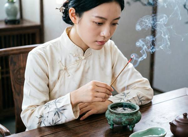 茶艺师的鼻子：闻香识茶的训练方法